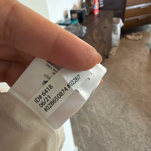 Express Metallic Dot Long Sleeve Bodysuit Blouse – Cream/Beige – Size M - Picture 3 of 7